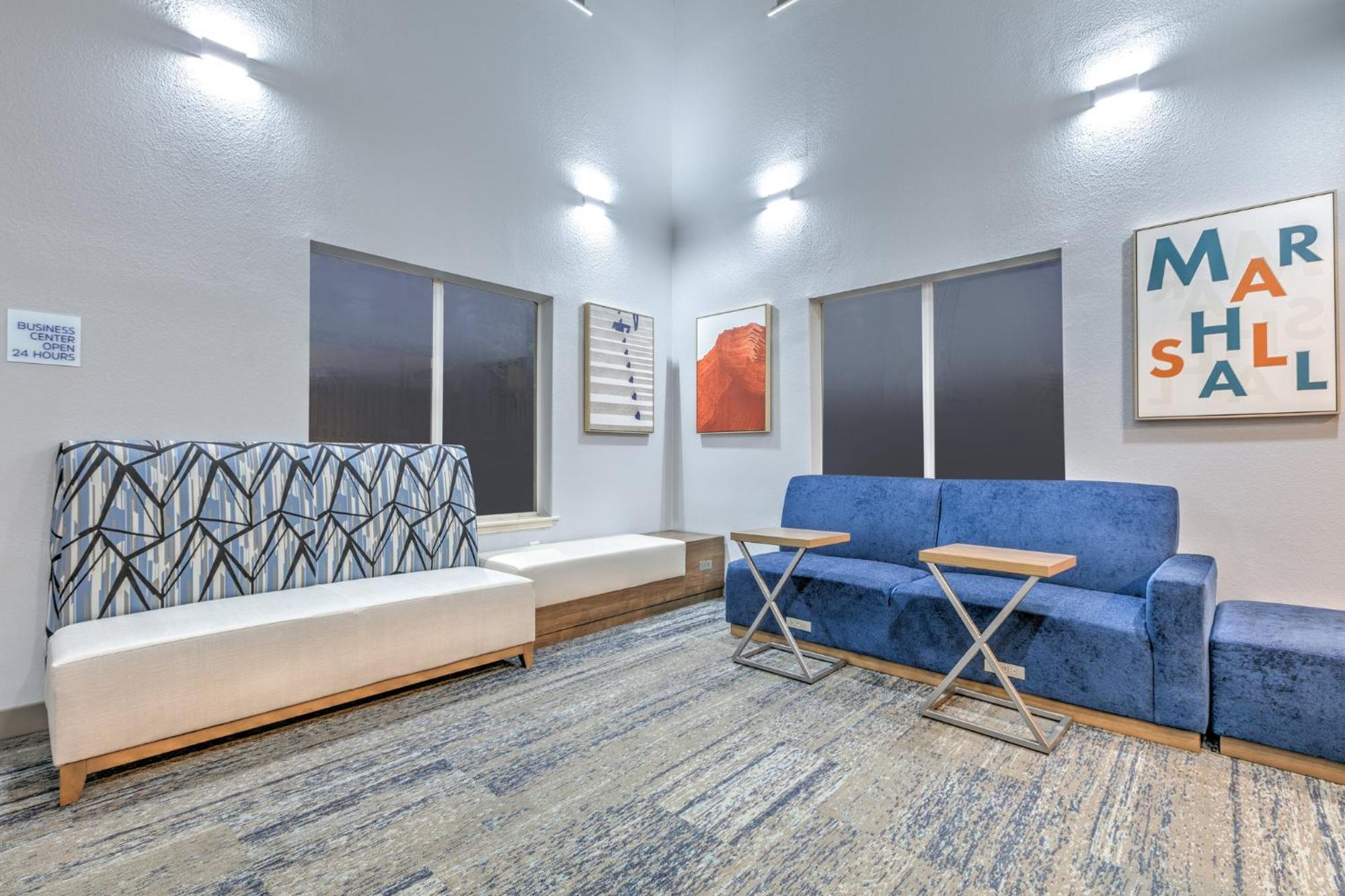 Holiday Inn Express Hotel & Suites Marshall By Ihg Экстерьер фото